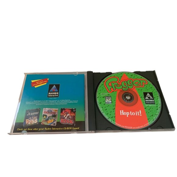 Frogger PC Games 1997 CD-ROM He's Back Classic Arcade Game WIN95 Hasbro - Picture 2 of 4